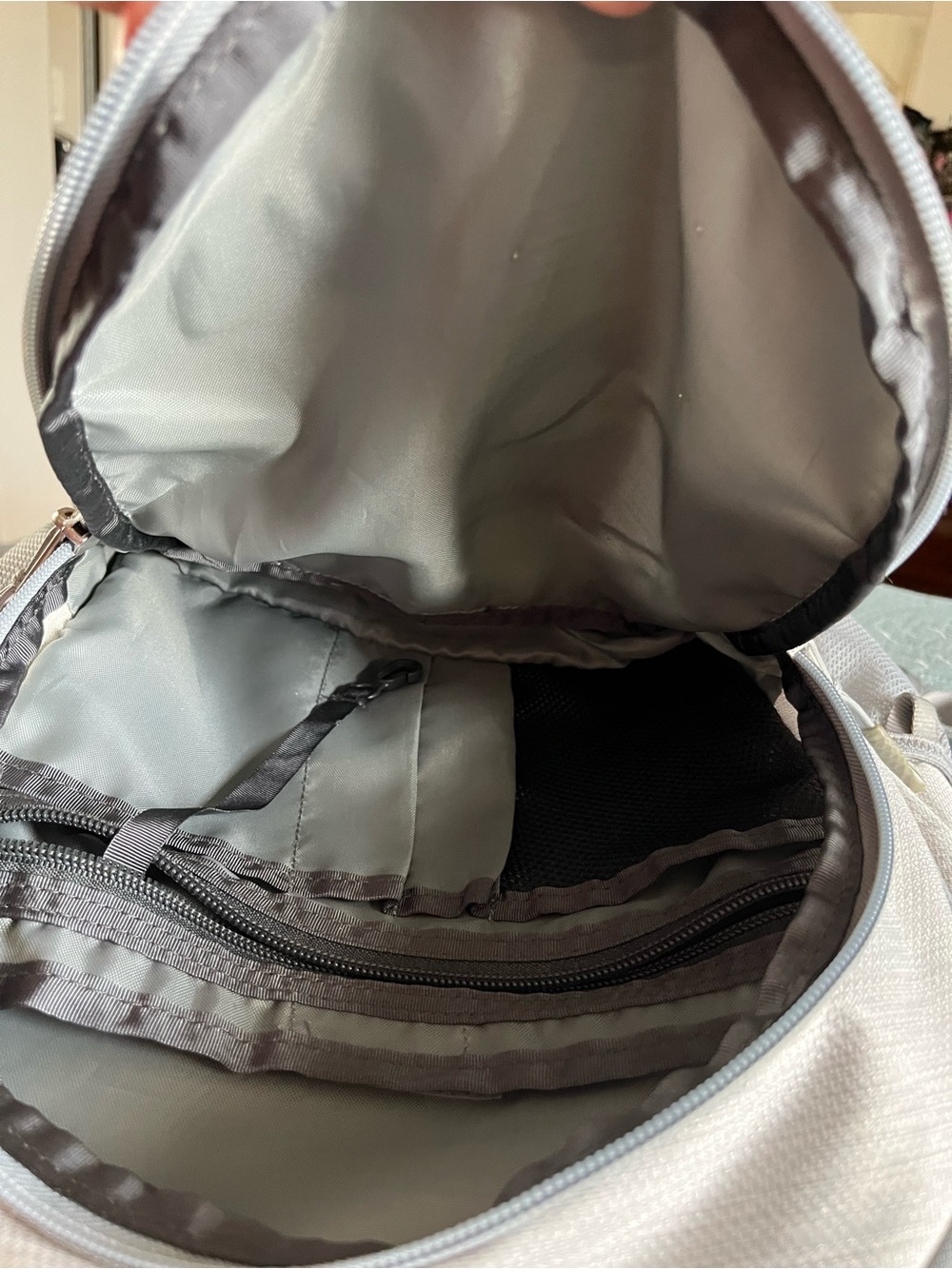 The North Face Jester Backpack – Light Heather Grey Unisex - Picture 4 of 11